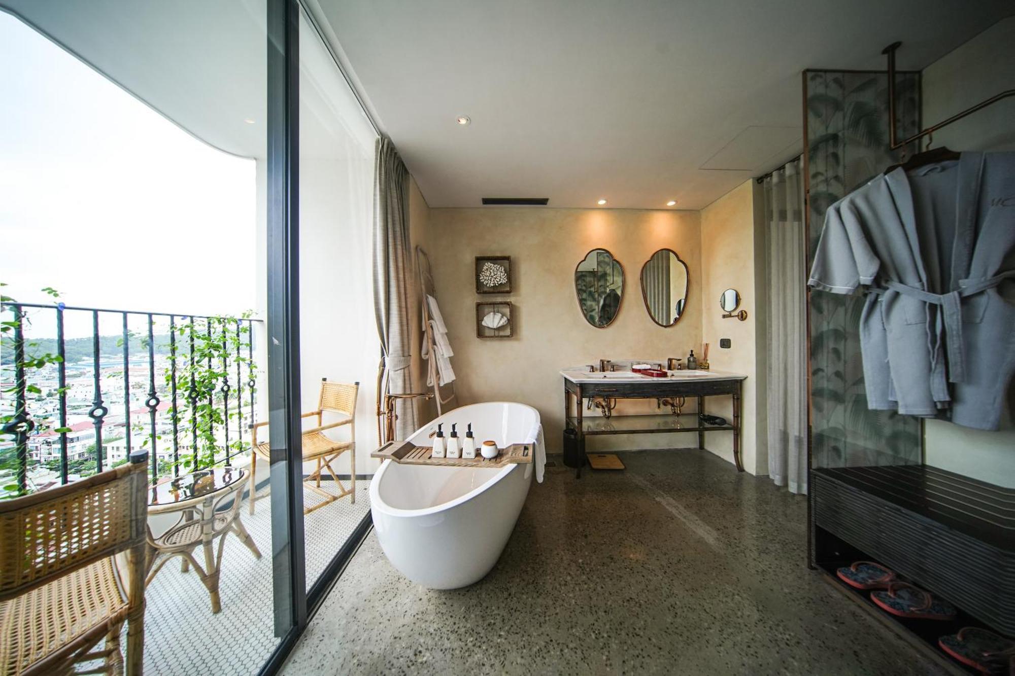 Phòng Premier Giường Đôi Nhìn Ra Thành Phố
